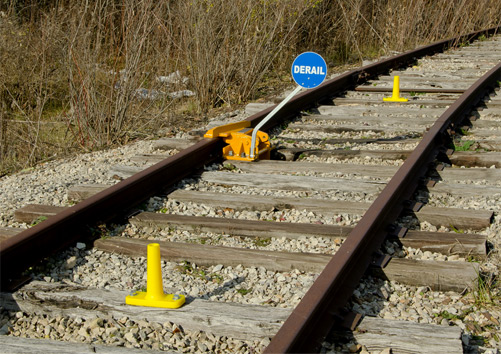 Track Clearance Marker - Exposed Rail (Yellow)